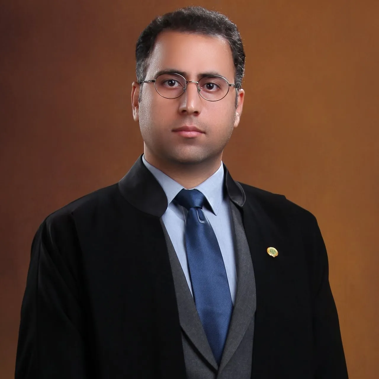 مهران محمدی - وکیل پایه یک دادگستری مهران محمدی - وکیل پایه یک دادگستری سنندج، متخصص حقوقی با سابقه قابل توجه
